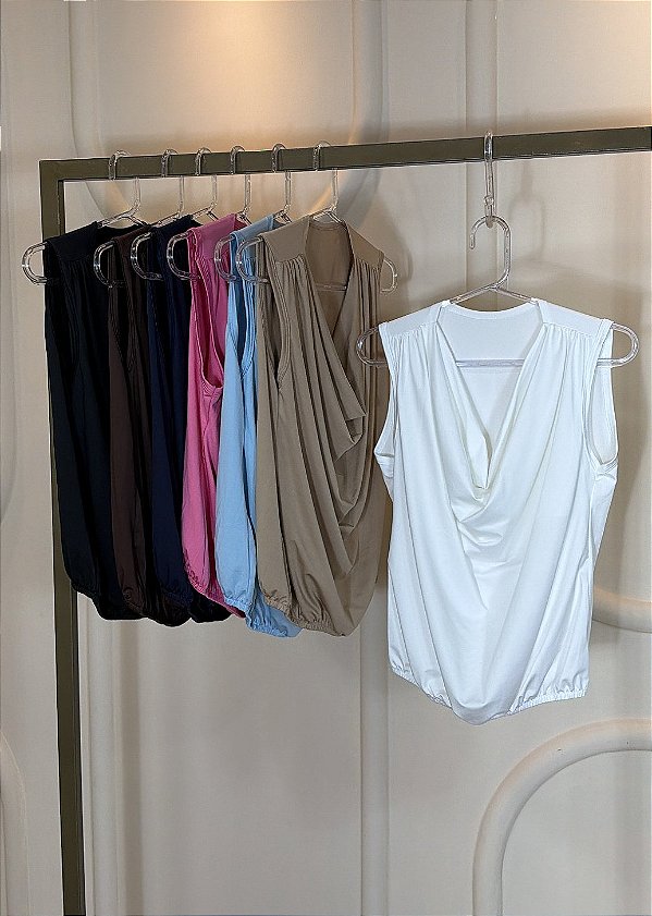 Blusa Detalhe Bola Boba Regata