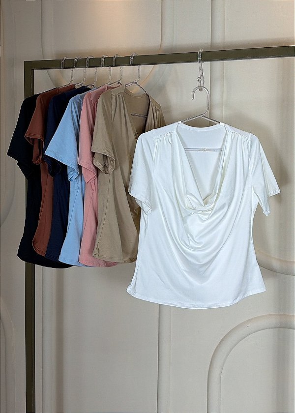 Blusa Detalhe Bola Boba Modelo Manga