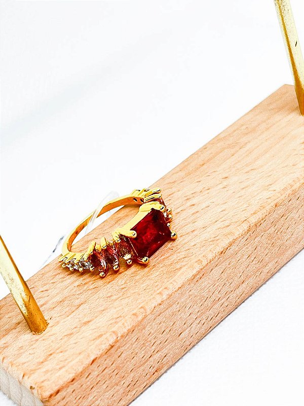 Anel com Pedra Rubi Vitral