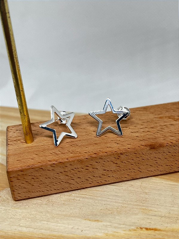 Brinco Estrela Vazada ✨