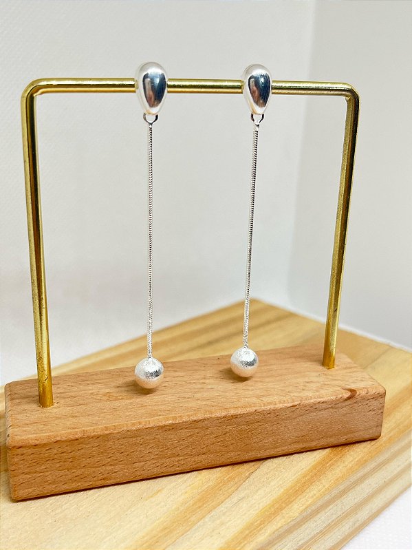 Brinco Rabicho com Bola Fosca ✨