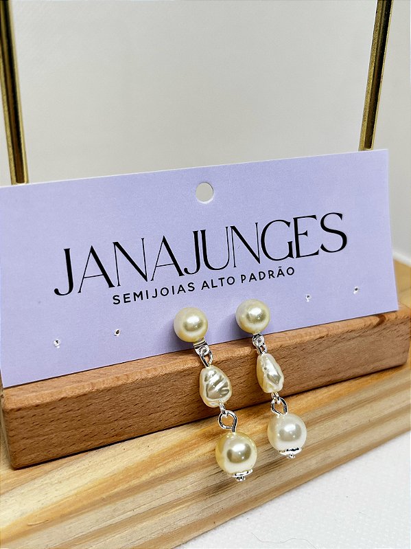 Brinco Três Pérolas ✨