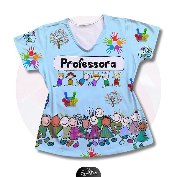 T-SHIRT PROFISSÃO PROFESSORA BARRA BONECOS FUNDO AZUL CLARO