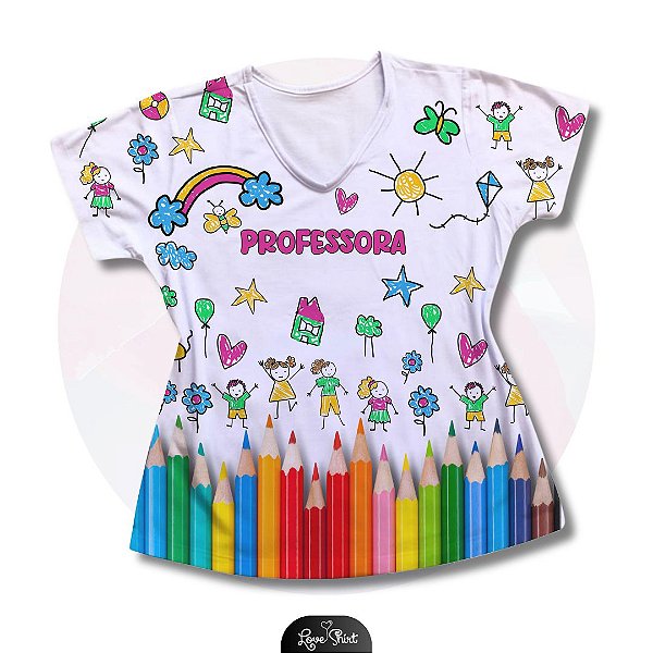 T-SHIRT PROFISSÃO PROFESSORA BARRA LÁPIS COLORIDA FUNDO VARIADO