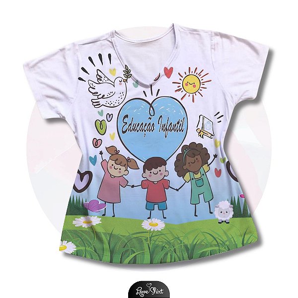 T-SHIRT PROFISSÃO EDUCAÇÃO INFANTIL VARIADA CRIANÇAS NA GRAMA CORAÇÃO CENTRAL