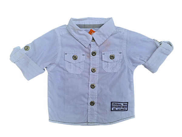 Camisa Infantil Branca com Bolsos e Mangas Dobráveis – Estilo e Versatilidade!