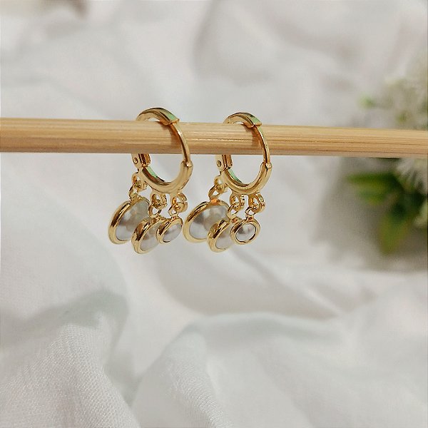 Argolinha Click Pingente 3 Pérolas - Banhado a Ouro 18k