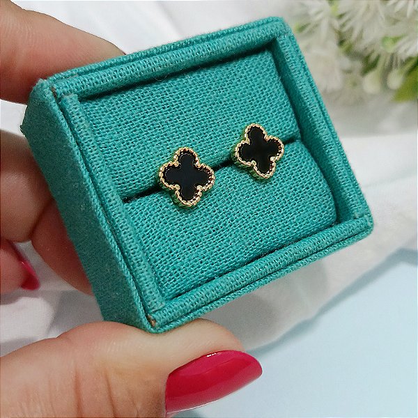 Brinco Trevo Preto - Banhado a Ouro 18k