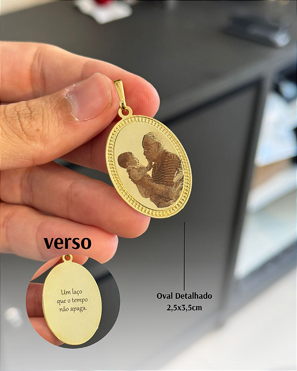 Pingente Personalizado Oval Detalhado - Banhado a Ouro