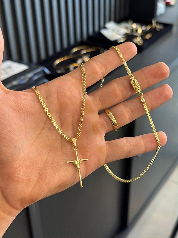 Corrente Cadeado Duplo 2,8mm 65cm + Pingente Cruz Enrolada M - Banhado a Ouro