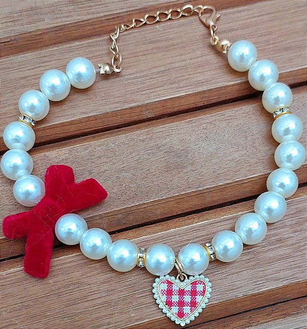 Colar Pérolas e Lacinho com Coração Vermelho Quadriculado