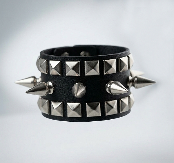 Pulseira Spike com Rebite