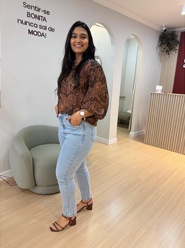 Calça Mom Detalhe Tachas 245012