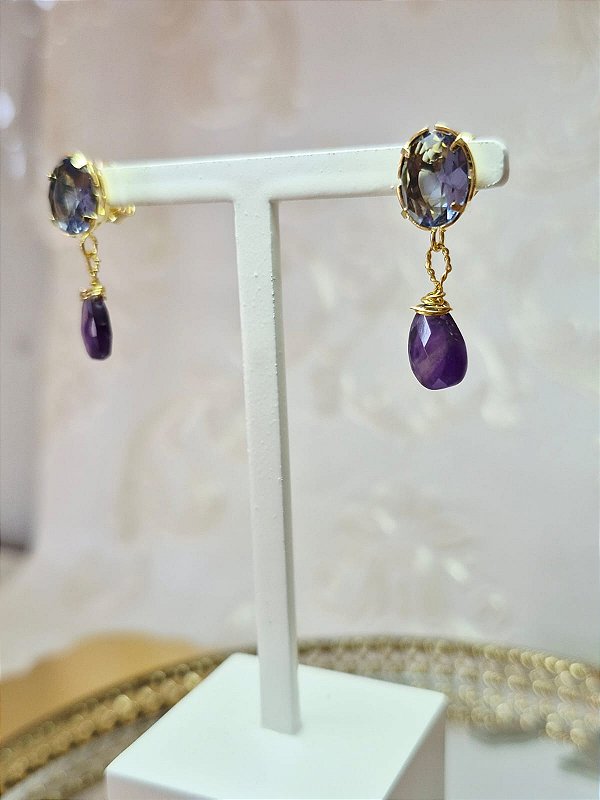 Brinco de Pedra Natural Ametista e cristal roxo banhado em Ouro