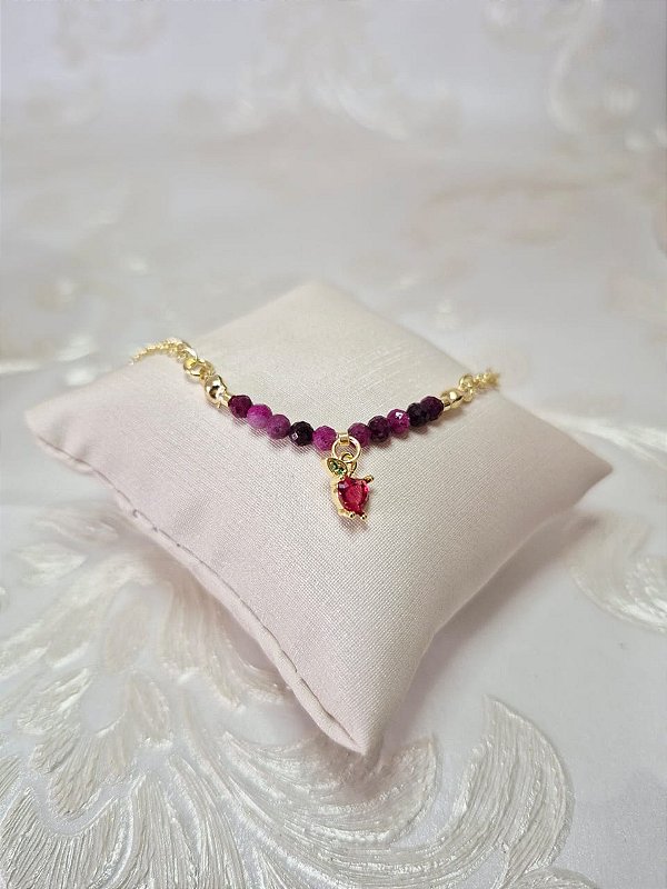 Pulseira Infantil com fecho Pedra Natural Rubi banhado em Ouro 18K e pingente Beija Flor