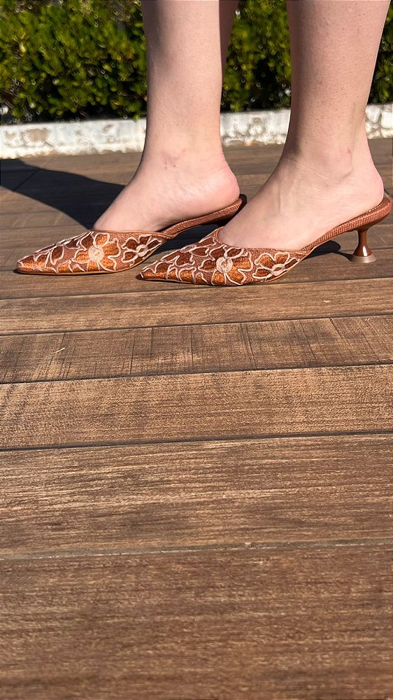 Mule SZ Bordado Caramelo