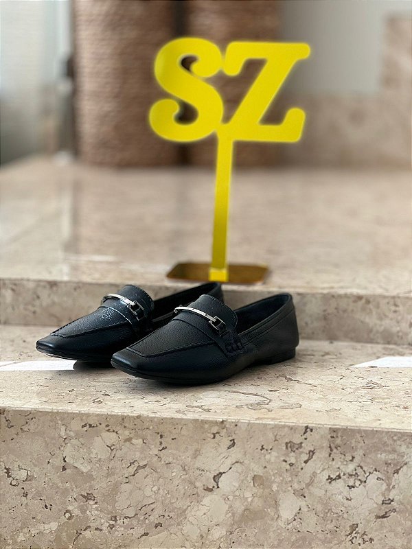 Mocassim Preto em Couro