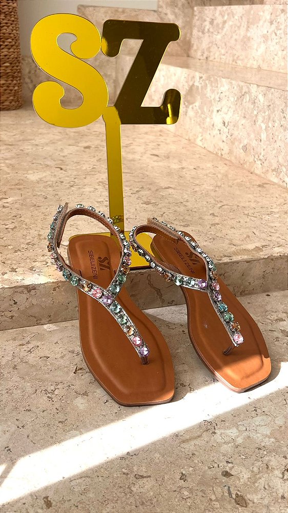 Sandália Rasteira com Pedras