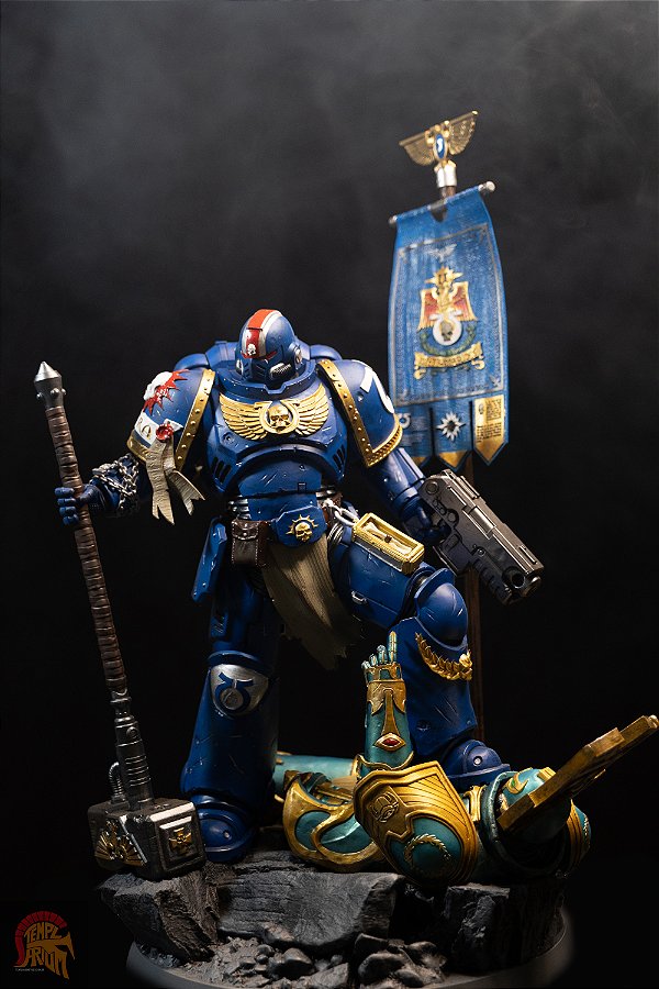Estátua Titus Warhammer 40K 1/6 60CM