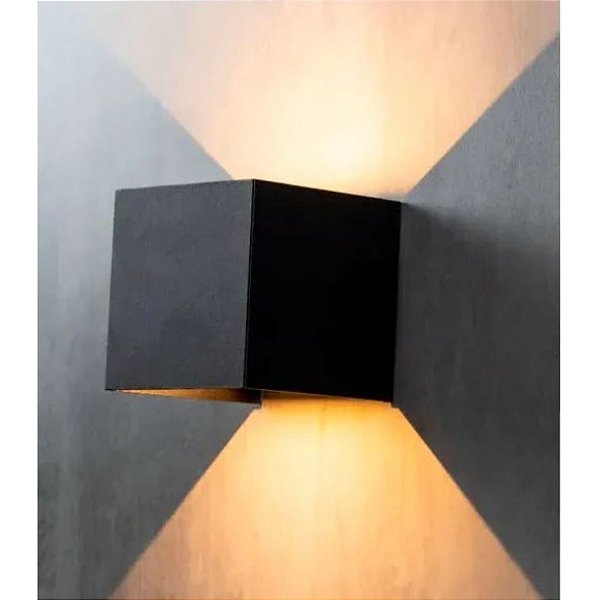 ARANDELA DE LED SOBREPOR CUBO COR-PRETO FACHO AJUSTÁVEL 3W AMARELA BRAVOLED