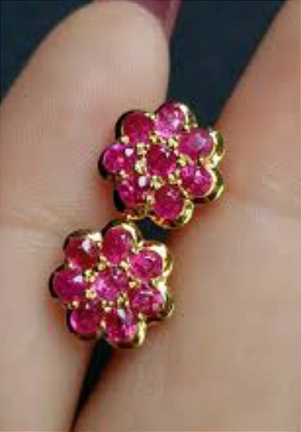 Brinco pedraria dourado