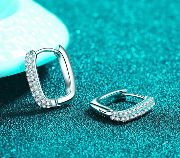 Argola com zircônia de ródio