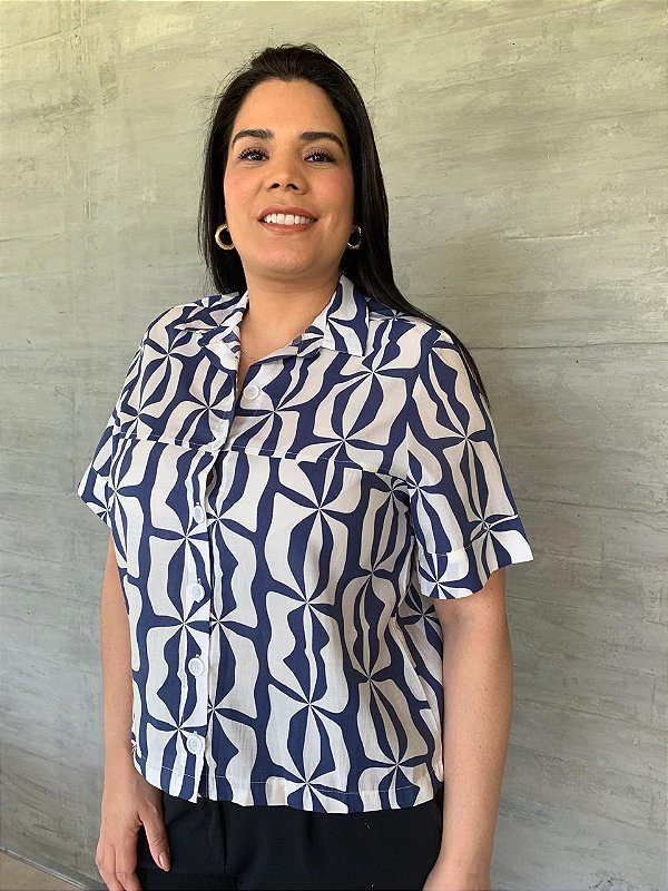 CAMISA QUADRADA MANGA CURTA EM LYOCEL ESTAMPADO