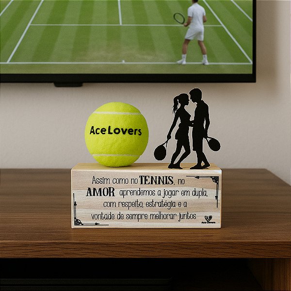 Madeirinha Cru de Mesa Personalizada de Tênis e Amor – A Peça Perfeita para Casais Tenistas Apaixonados