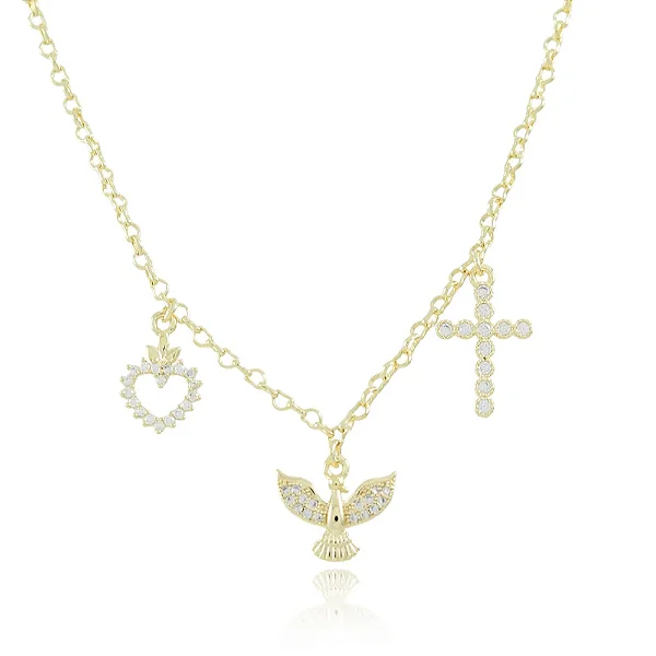 COLAR COM PINGENTES DE CRUZ, ESPÍRITO SANTO E CORAÇÃO CRISTAL (45CM+5CM).