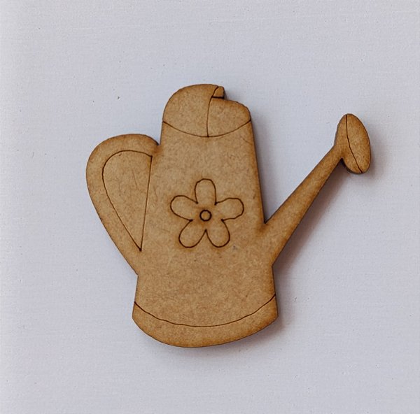 APLIQUE REGADOR DE JARDIM EM MDF 3MM. CORTE A LASER