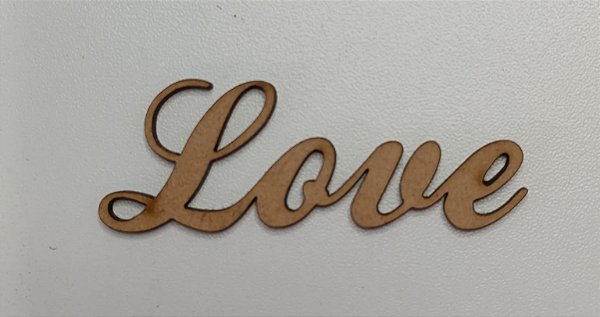 NOME EM MDF 2,5MM "LOVE". CORTE A LASER.