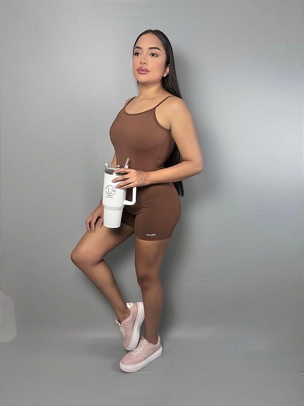 Macaquinho Curto Marrom com Alças Finas