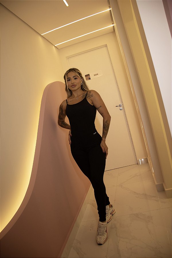 Macacão Preto Alça Fina