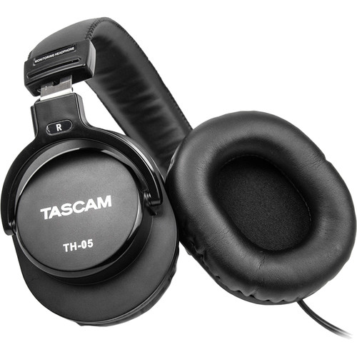 Fone Profissional Tascam TH-05 Ultracompacto