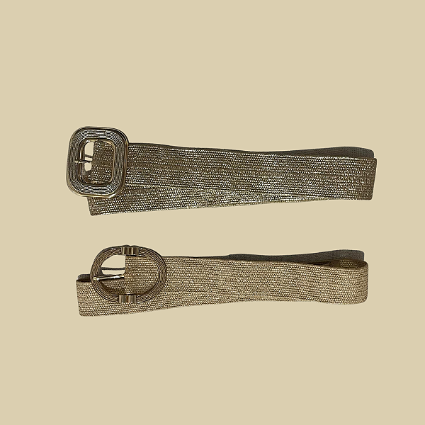 Cinto com elástico com fivela em metal dourado