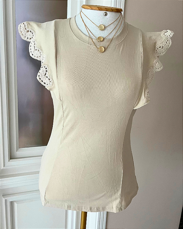 Blusa em Algodão e mangas com detalhes de crochê