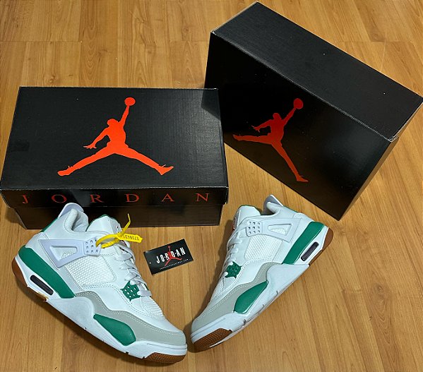BOTA JORDAN 4 34 AO 43