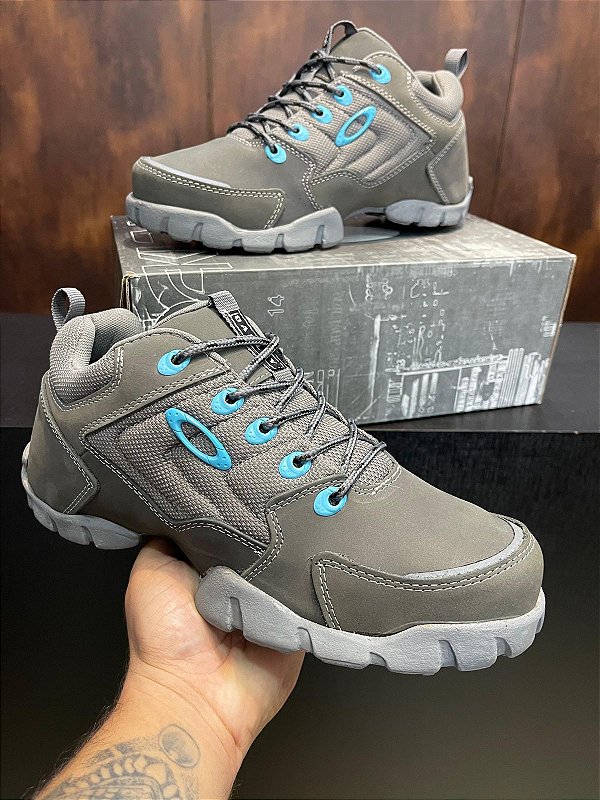 TÊNIS OAKLEY COURO 38 AO 43