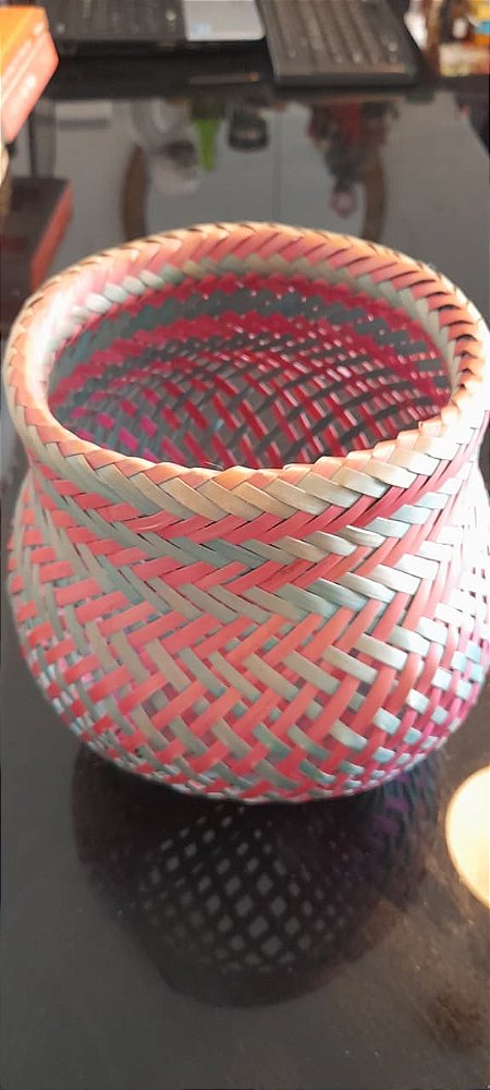 Cesto Guarani de Fibra Natural – Arte Indígena Autêntica