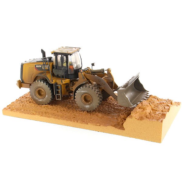 Miniatura Trator Pá Carregadeira Caterpillar 966M 1/50 Diecast Masters