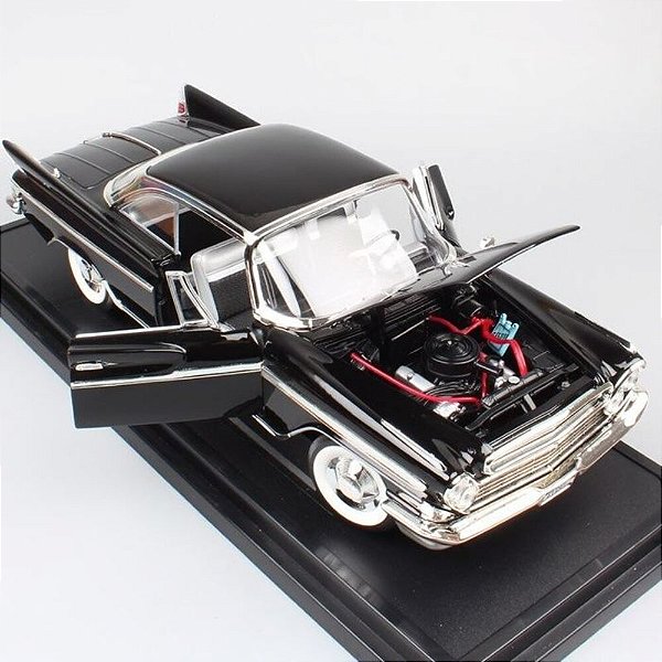 Miniatura Desoto Adventure 1961 Escala 1/18 Lucky Models