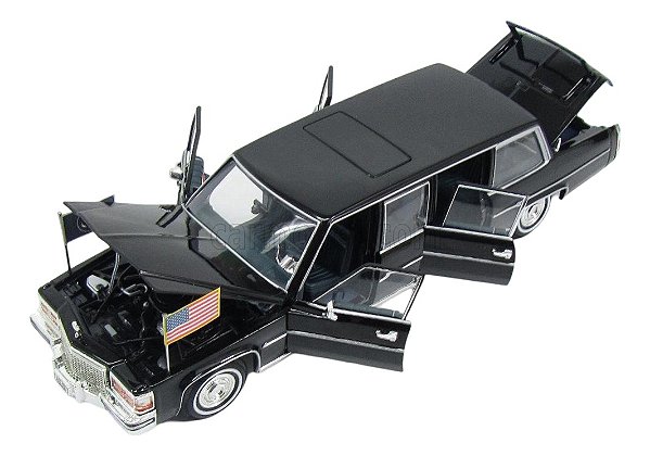Miniatura 1/24 Presidencial Americana Limousine 1983 Lucky