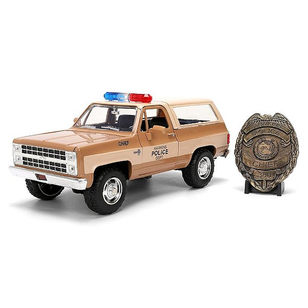 Miniatura Jada Toys Hollywood Rides Stranger Things 1980 Chevrolet Blazer com Badge Diecast Original