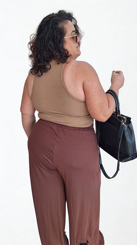 Regata Canelada Plus Size - Versátil ideal para compor looks estilosos e confortáveis!