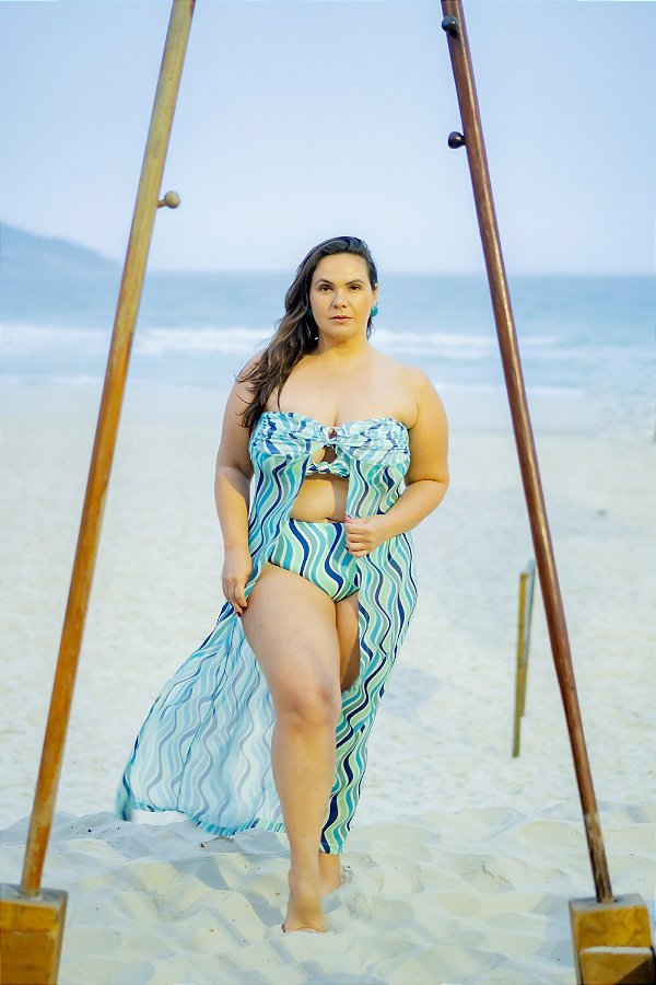 Vestido Tomara que Caia em Tule Fenda Frontal Terras Quentes