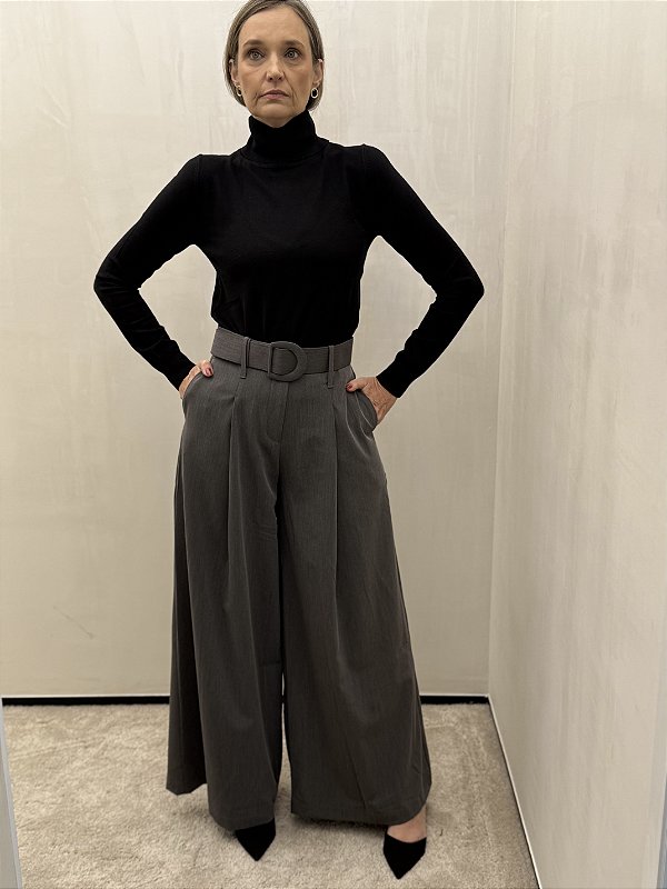 Calça Ampla Prega Passante Com Detalhe Cinto