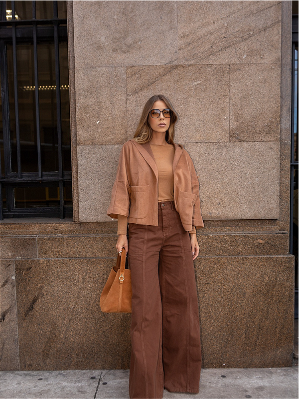 Poncho Pelucia Com Capuz E Bolsos