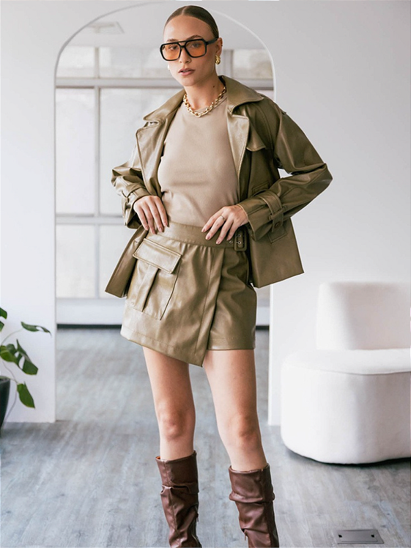 Trench Coat PU Com Martingale Ombro