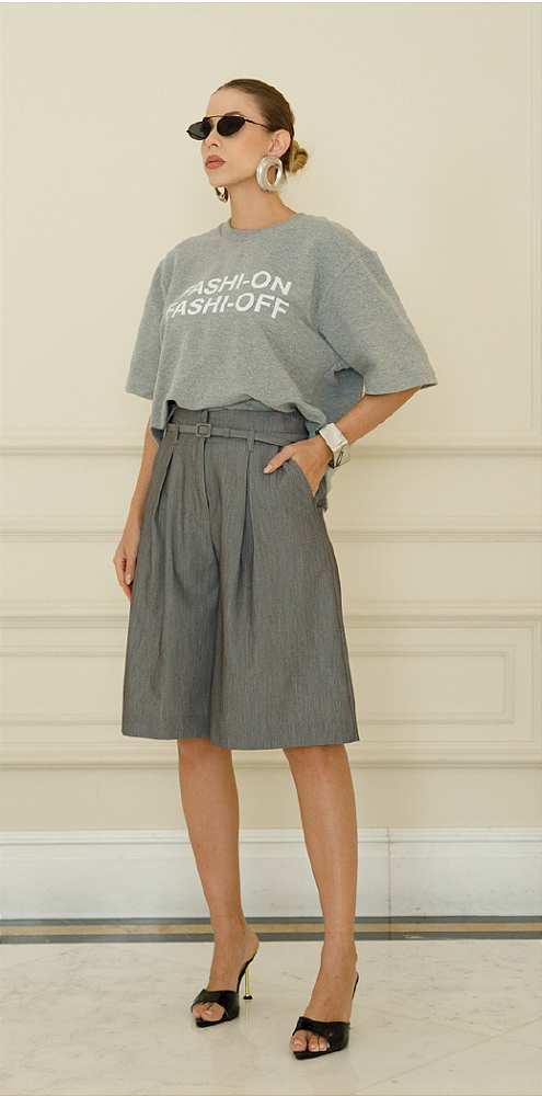 Bermudão Com Pregas E Cinto