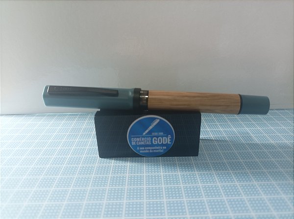 Caneta Tinteiro Jinhao 58 - Elegância em Madeira e Cinza